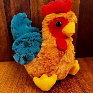 Gallo de peluche expuesto en el Museo de San Isidoro de León